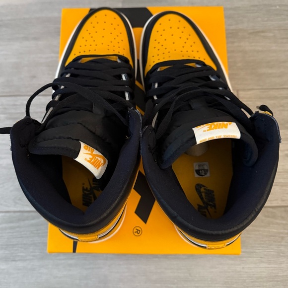 Men\'s Air Jordan 1 Retro High OG Taxi 555088-711 Taxi Black Sail Size 12 Used main image 4